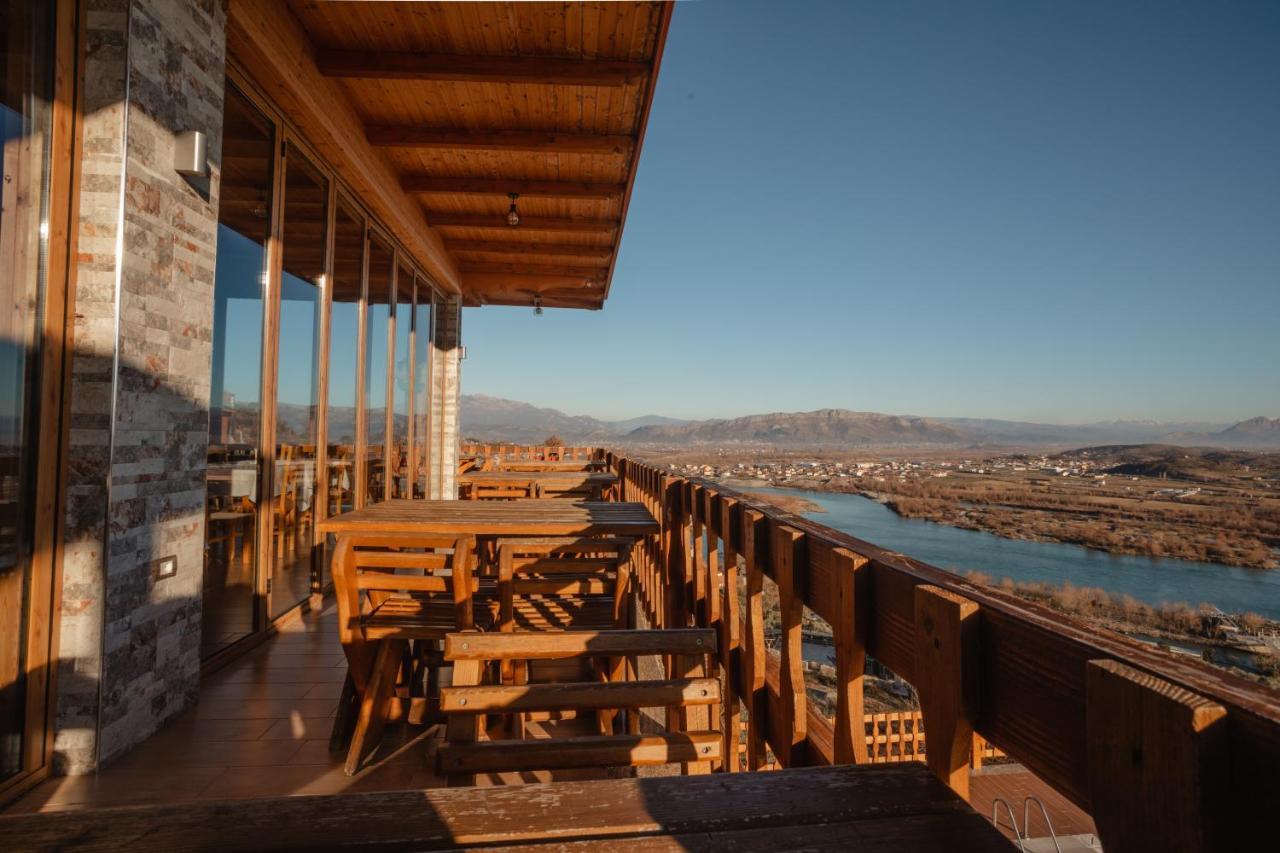 Wooden House Hotel Canaj Luaran gambar